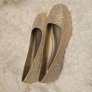 Sparkly Gold Hot Cakes Flats women's size 10 W